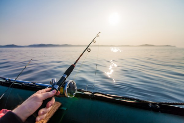 ゴムボートでの釣りは免許が不要？ゴムボート釣りの魅力や危険性を詳しく解説サムネイル